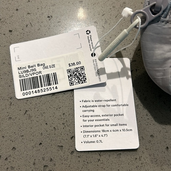 Lululemon mini belt bag - Picture 2 of 3